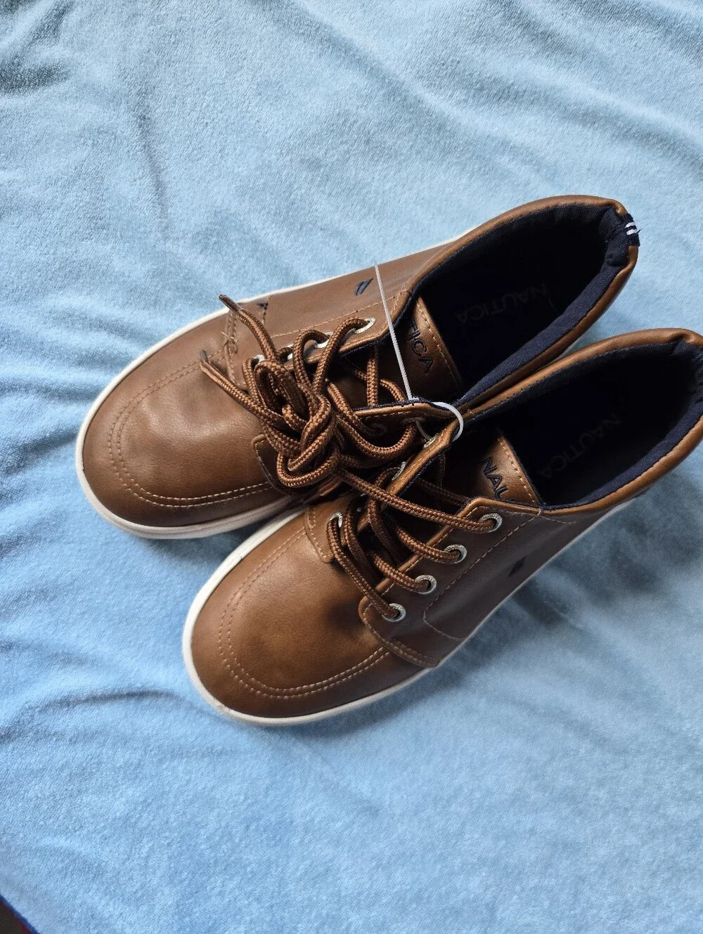 Nautica Men's Brown Leather Boat Shoes with White Sole Size 3 For Boy
